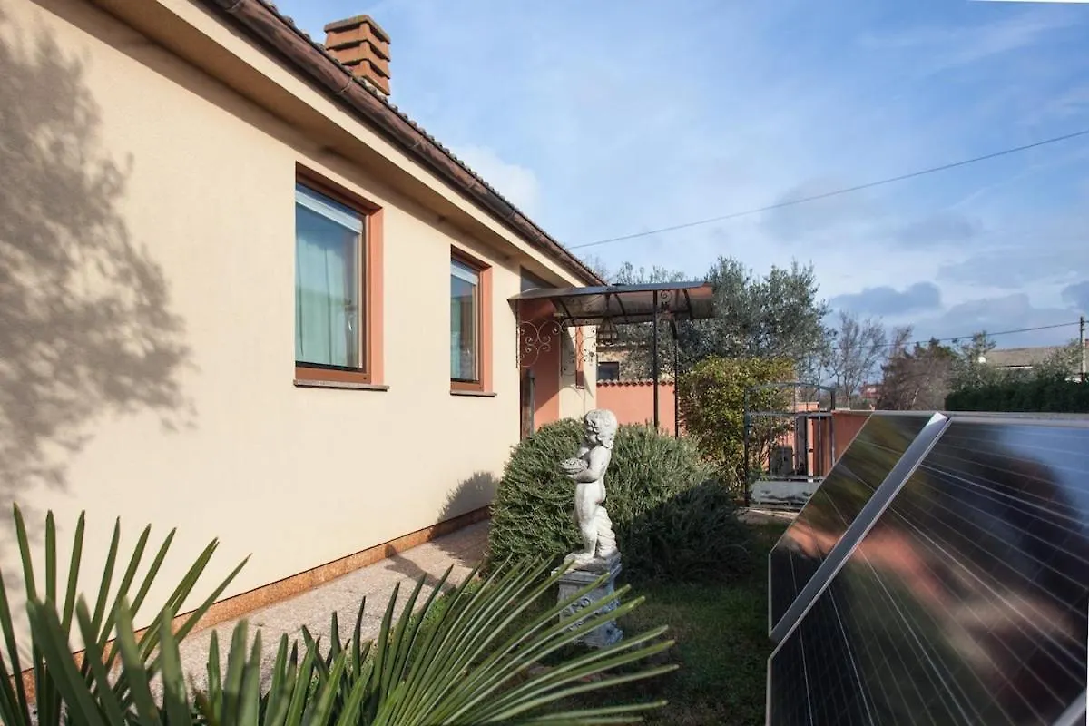 House With Pool In Marcana Holiday home