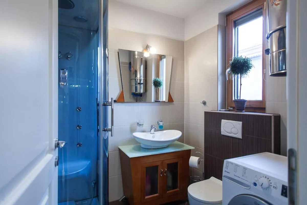 House With Pool In Marcana